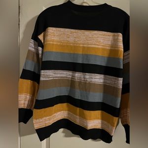 Multi colored quarter sleeve sweater